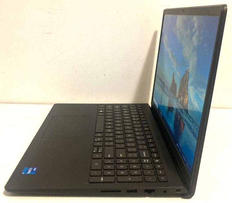 Dell Vostro 3510 Laptop i5 11th Gen 16gb Ram 256gb SSd Excellent Working Condition Faster Machine