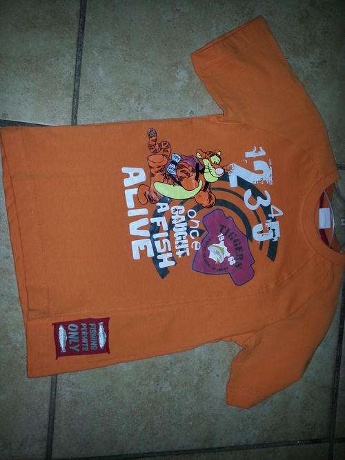 Disney's Tiggers T-Shirt Age 6