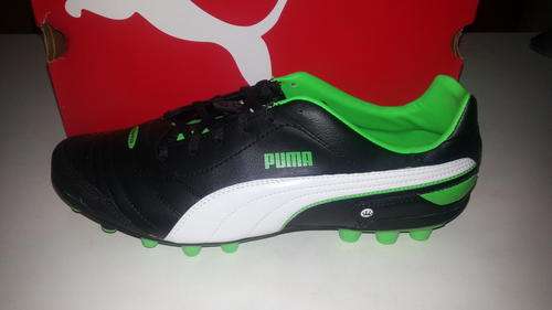 Brand new PUMA soccer boots size UK 11