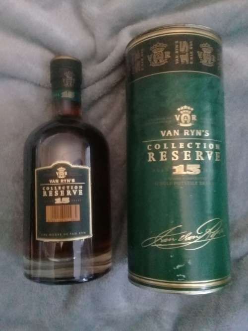 VAN RYN`S COLLECTION RESERVE 15 YEARS BRANDY-SINGLE POTSTILL 750ml (With Gift Box)