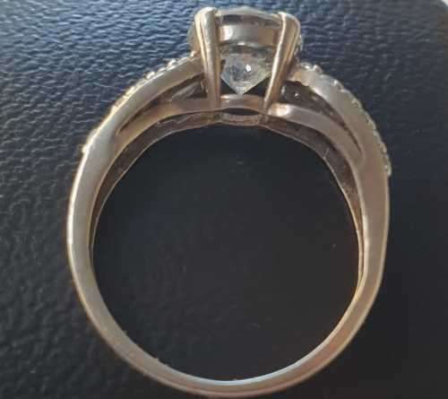 925. Silver Vintage Ring with beautiful stones, very good condition