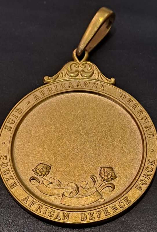 Suid Afrikaanse Weermag medalje. Very scares.
