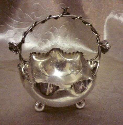Beautiful small Silver Plated Basket on 3 Ball feet