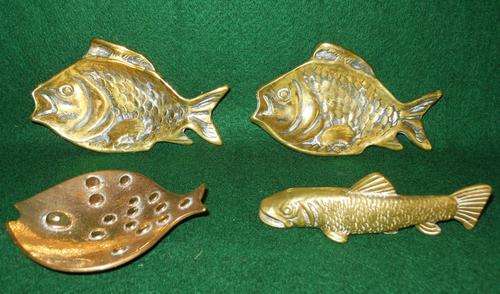 4 X Small Brass Fishies