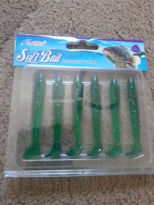 fishing worm lure green