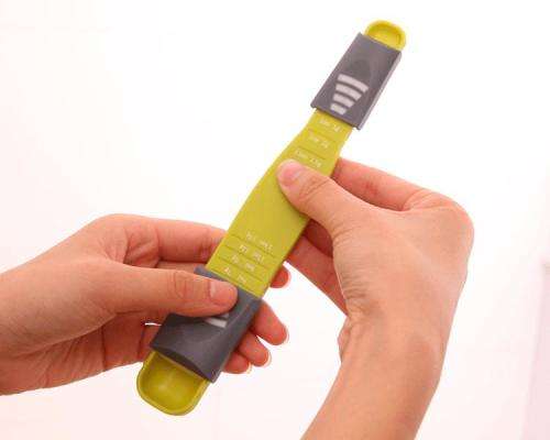 Adjustable measuring spoon