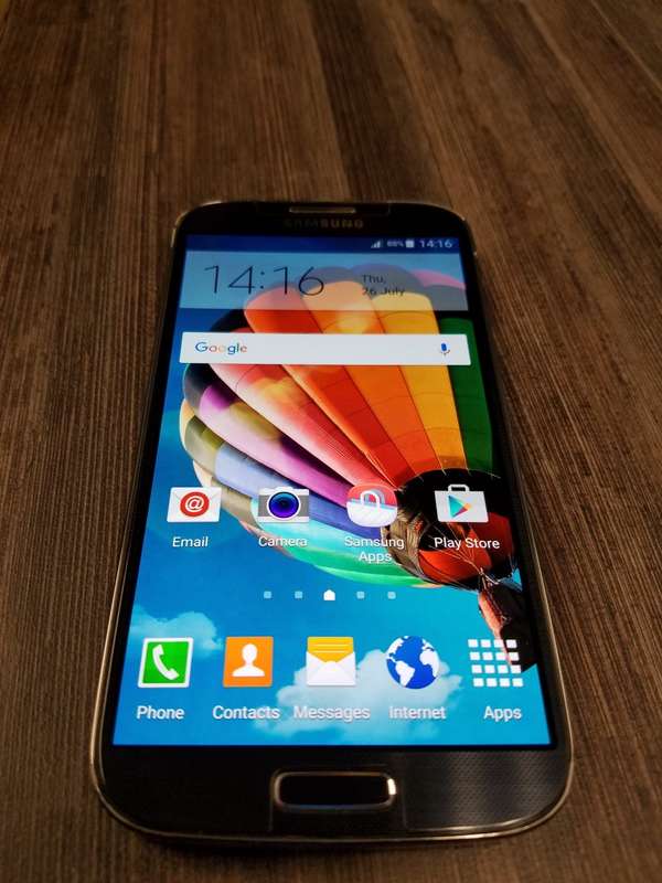 Samsung S4 And Xperia T3 plus Free VR Box - Winner takes All!