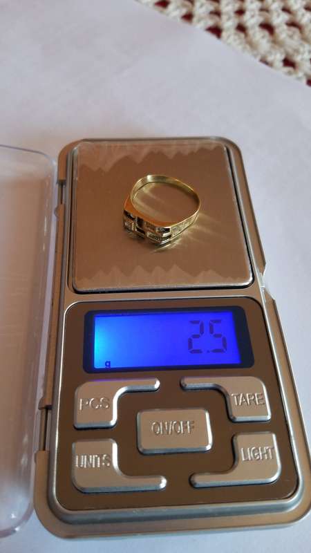 9ct Men's Solid Yellow Gold Ring Crazy R1 Start