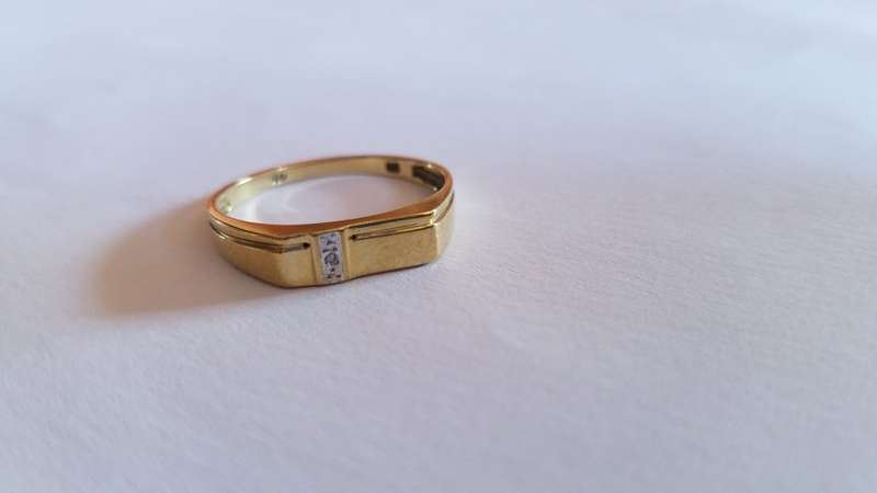 9ct Men's Solid Yellow Gold Ring with DIAMOND Crazy R1 Start