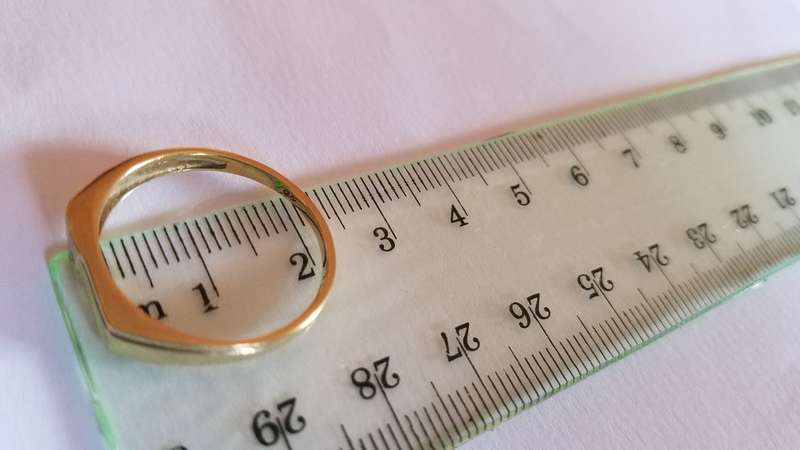 9ct Men's Solid Yellow Gold Ring with DIAMOND Crazy R1 Start