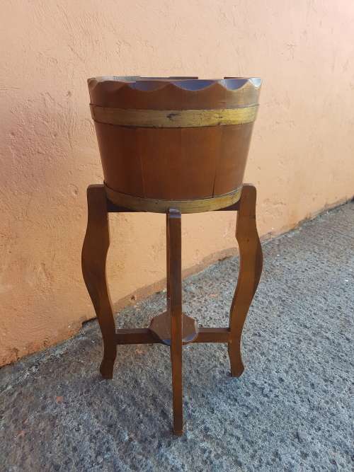 Flower / Stand Teak