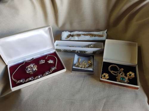 5 Sets Assorted Costume Jewellery