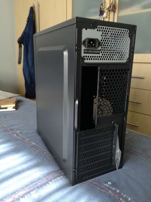 Alcatroz Futura N2000 PC Chassis and Magnum Pro 225 Power Supply