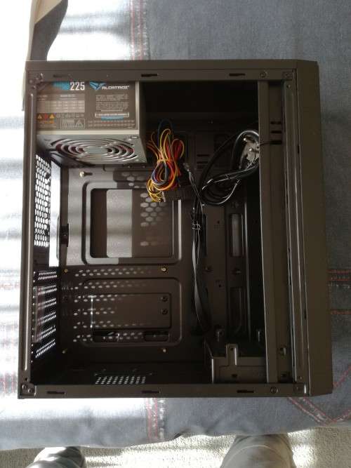 Alcatroz Futura N2000 PC Chassis and Magnum Pro 225 Power Supply
