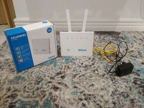 Huawei B315 LTE Router + Accessories