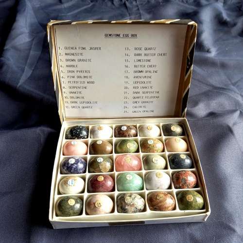 Gemstone Collectors Egg Box (25 Gemstones)