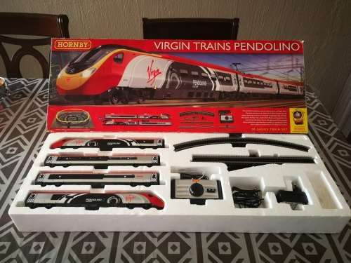 Hornby - Virgin Trains Pendolino Train Set - R1155