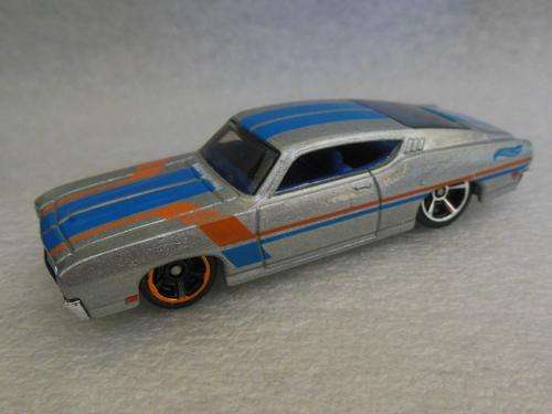 HOTWHEELS FORD GRAN TORINO - wheel error