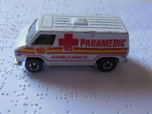 HOT WHEELS REDLINES SUPERVAN PARAMEDIC AMBULANCE