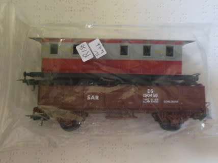 2 x LIMA WAGONS