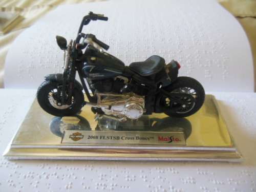 MAISTO 1/18 SCALE MOTORCYCLE