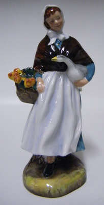 Royal Doulton Country Lass (HN1991) - Damage Free and standing 19cm tall - Unbelievable R1 Start!