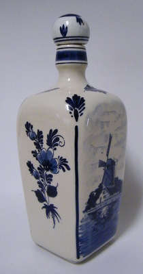 Delft Decanter with Lid - 23cm tall