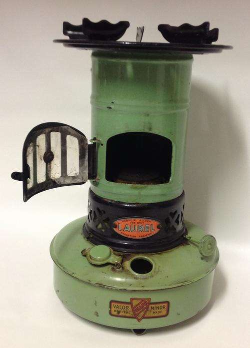 Vintage Valor Laurel Paraffin Cooker - England - Marked AFRIKAANS and English - Wow, rare!