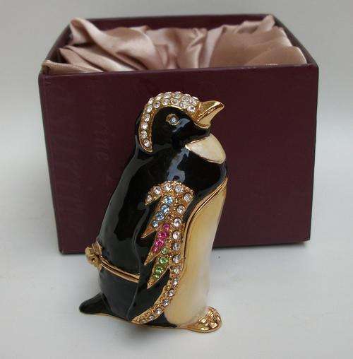 Treasurine - Penguin - Handcrafted in Knysna - 18ct gold, baked enamel, austrian crystals!