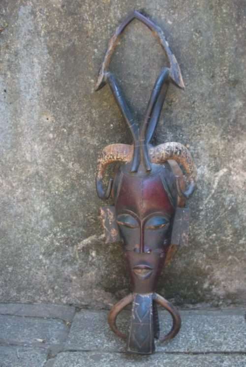 Very large (77cm long) ornately carved African Mask - An Artwork!