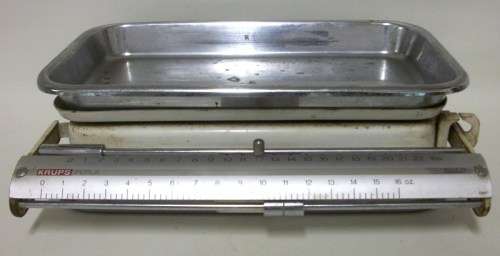 Krups Perla (Germany) Vintage Enamel and Steel Scale - Measures Pounds and Ounces