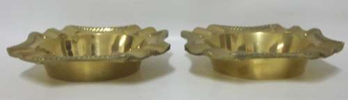 2 Large Ashtrays - Use as Potpourri holders too! 19x19cm, 4cm deep, combined weight of over 1kg!