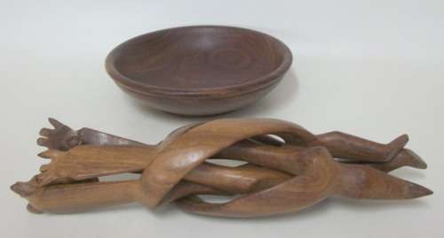 Interlocking carved stand with giraffe heads, supporting wooden bowl - 20cm tall