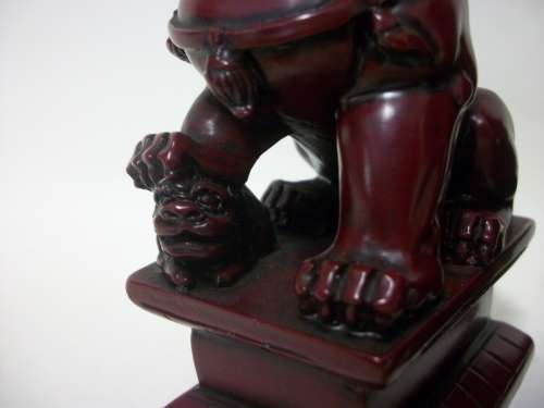 Pair of Temple Dogs/Foo Dogs (Symbol for Prosperity and Success)  - Red Resin - 11.5cm tall