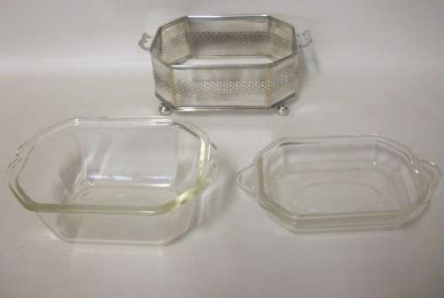 Glass Serving Bowl with Lid in Silver plated holder - Beautiful for your table! 23x14cm