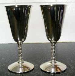 2 EP Wine Goblets (Spain) - LOvely!!! R1 N/R!!!