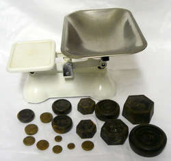 FEREDAY (British) Vintage Cast Iron Grocer Scale with Weights - Stunning! R1 N/R!!!