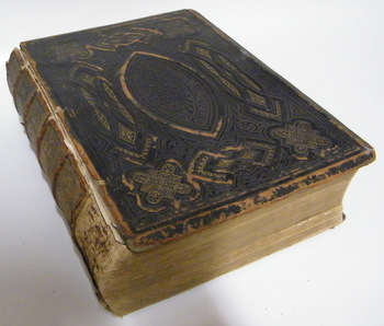 1870 - Large Bible (34x26cm, 5.4kg!) with colour and black and white illustrations - Wow R1 N/R!!!