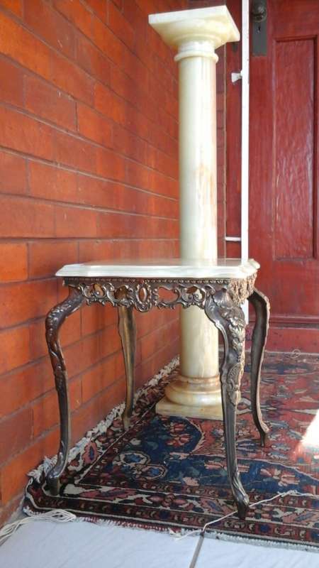 IMPOSING MARBLE PILLAR 1040mm HIGH