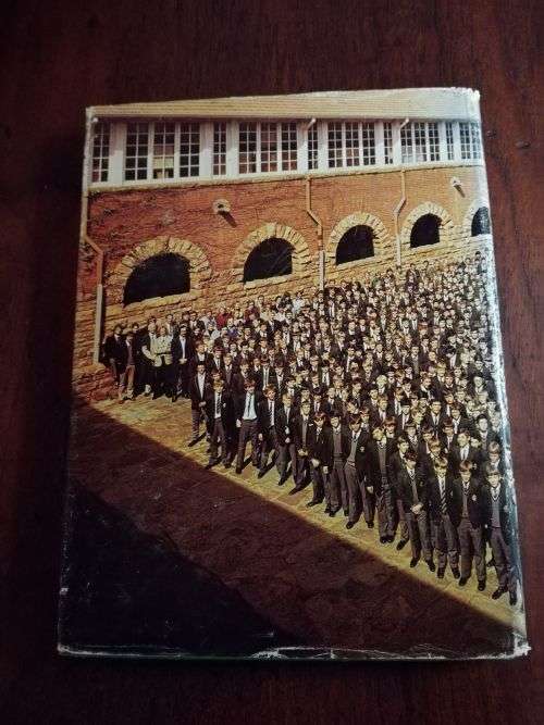 STRENUE: THE STORY OF KING EDWARD SCHOOL - AP Cartwright