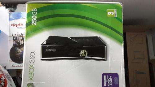 Xbox 250 Elite (black) 2 x controllers & many games (Skyrim/PES 14/BO2 & more) HUGE PRICE DROP!!!!