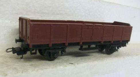 LIMA HO WAGON (SAR COLOURS)