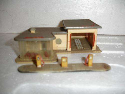 HO Building - Garage