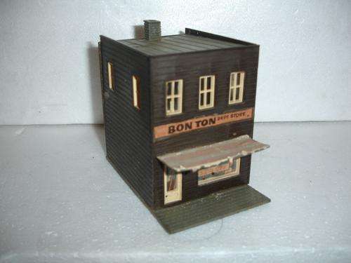 HO Business Building (Bon Ton)