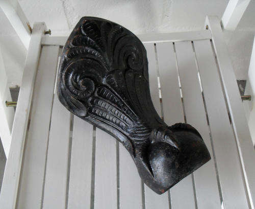 ORIGINAL CAST IRON VICTORIAN BATH BALL AND CLAW FOOT