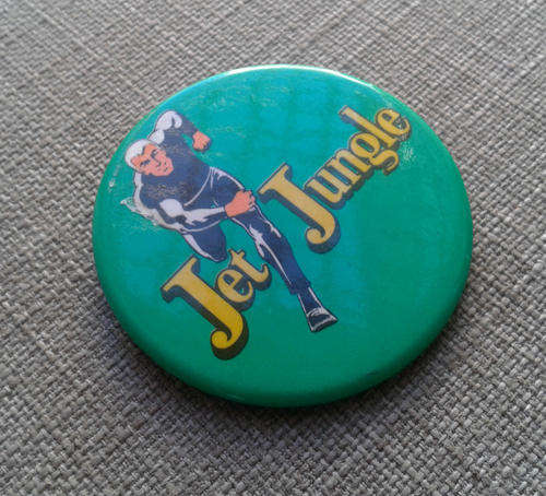 VINTAGE AND RETRO ORIGINAL JET JUNGLE FAN BADGE FROM SPRINGBOK RADIO (ADVERTISING)(SABC)(SAUK)