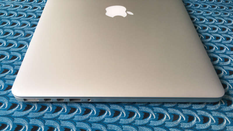Apple MacBook Pro (15-inch, ME294LL/A) - [Quad-Core i7, 16GB RAM, 512GB SSD, GeForce GT 750M]