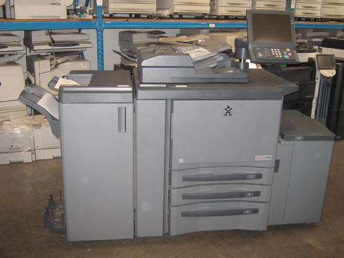 BIZHUB 950 with punch, staple, sorter and booklet maker