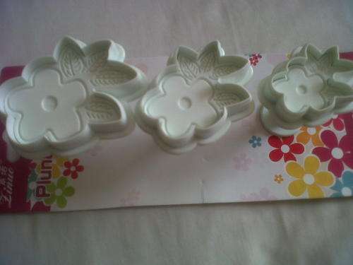 ***CRAZY SALE***Gumpaste / Fondant Plunger (one of many styles)