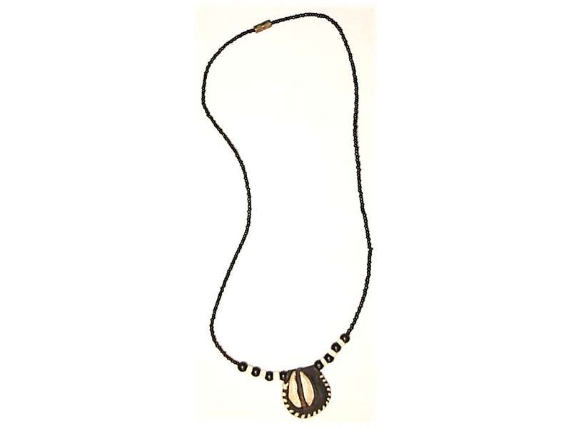 **%% STUNNING %% **LEATHER & SHELL NECKLACE @ R 1 !!!!!